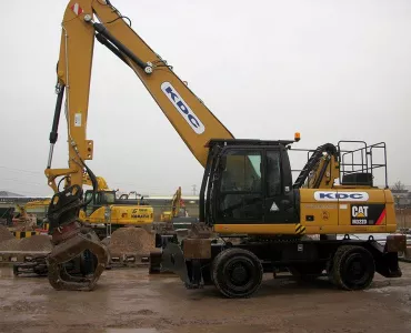 Cat M222D wheeled excavator