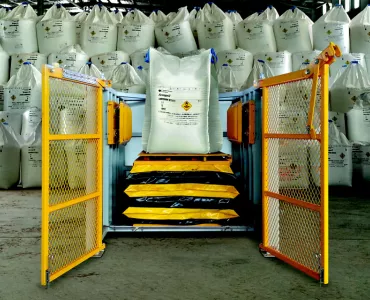 Block-buster bulk bag container