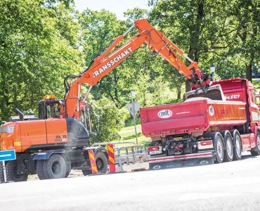 Hitachi ZX140W-5 excavator