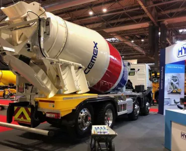 Hymix concrete truckmixer with no ladder or platform