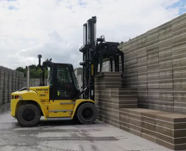 Hyster lift-truck