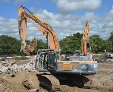 Hyundai R250 excavator