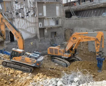 Hyundai R1200-9 excavator