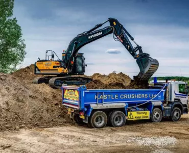 Kastle Crushers invest in Hyundai HX220AL excavator