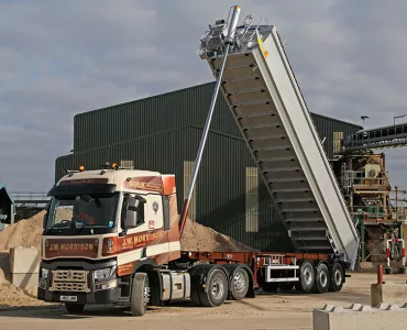 Hyva-fitted tipper