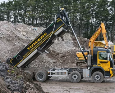 Towens of Weston choose Hyva tipping cylinder 