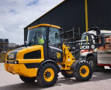 JCB 407 compact loader