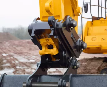 New JCB quick-hitch