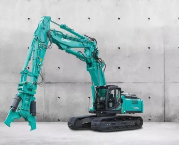 Kobelco demolition machine