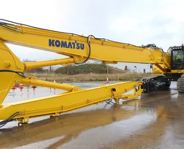 Komatsu PC490LC-10 demolition excavator