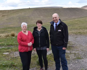 Margaret and Cheryl Hynd with Jim Donnelly