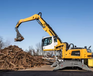 Liebherr LH30M material handler