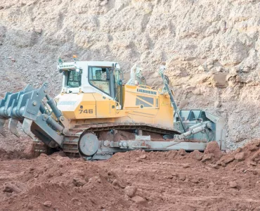 Liebherr PR 746 dozer