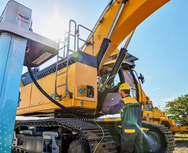 Liebherr R 9XX H2 crawler excavator