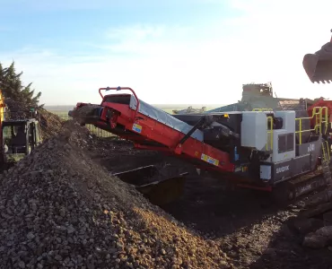 Mead Construction invest in a new Sandvik QJ241 mobile crusher