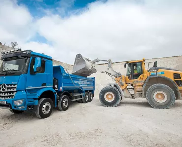 Mercedes-Benz 8x4 Arcos 3243 truck