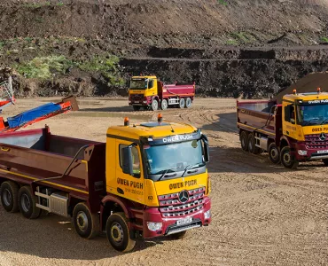 Mercedes-Benz Arocs 3240K eight-wheel trucks