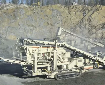 Metso LT550GPF mobile crushing and screening unit