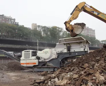 Metso Lokotrack LT106 crusher