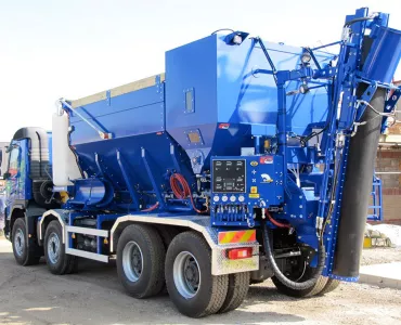 Volumetric concrete mixer