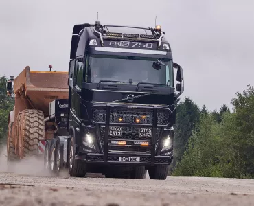 New flagship Volvo FH16 750 Globetrotter XL for Paul Chapman & Sons