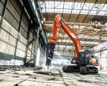 Hitachi FXJ 375 hydraulic breaker