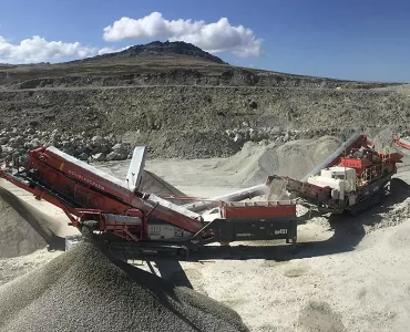 Sandvik mobile crushing and screening train