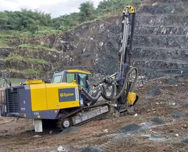 PowerROC T35 drill rig