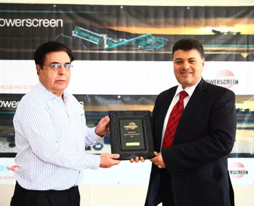 Powerscreen present awards to distributors