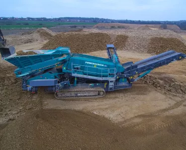 Powerscreen Warrior 2100 screen