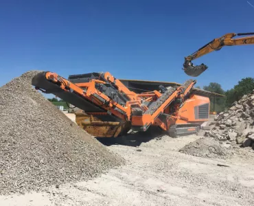 Rockster R1000S impact crusher