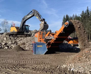 Rockster R1000S impact crusher