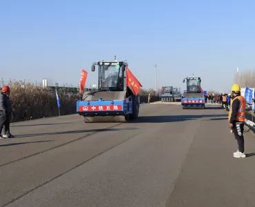 Unmanned SANY paving fleet demo