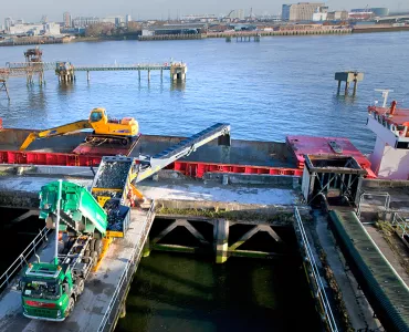 Trackstack VL1000 barge loader