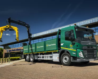 Volvo FM 330 6x2 rear-steer rigid