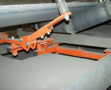 Multi-Pivot Conveyor Belt Trainer