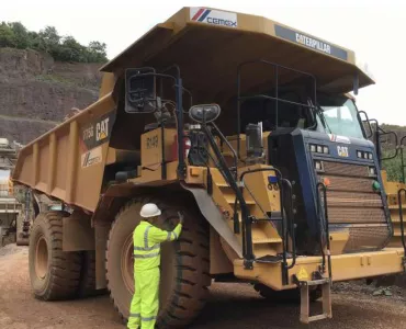 CEMEX rigid dumptruck