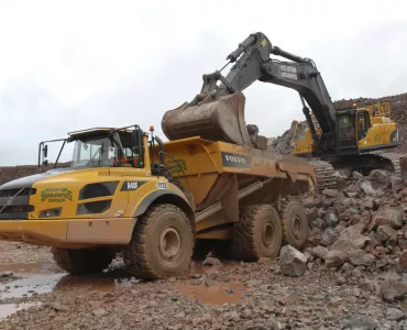 Kelston Sparkes Group take delivery of a Volvo EC700C excavator