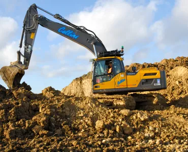 Volvo EC220D excavator