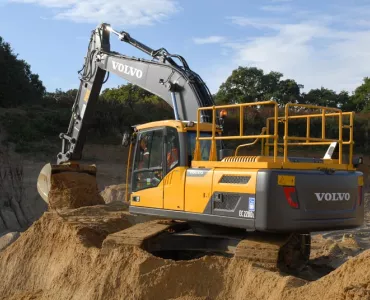 Volvo EC220D excavator