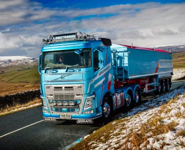 Volvo FH 6x2 tractor unit