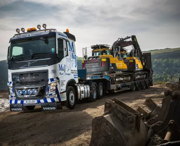 Volvo FH 6x2 tag-axle tractor unit