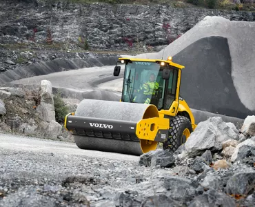 Volvo SD115B soil compactor