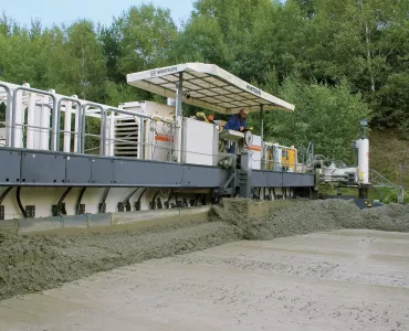 Wirtgen SP 154i slipform concrete paver