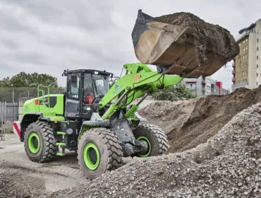 The 21-tonne, zero-emission 856HE has a 3.5 cubic metre bucket capacity