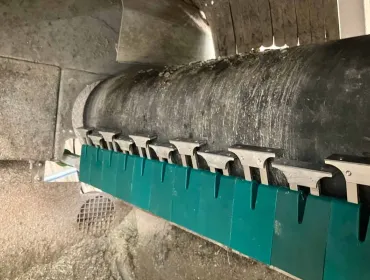 STARCLEAN® primary cleaner on the main feed belt conveyor