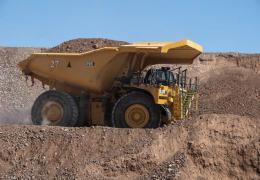 Cat 793 surface mining truck