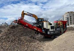 HVO-powered Sandvik QJ241 mobile jaw crusher