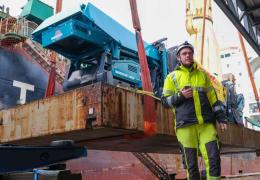 Terex charter vessel