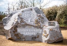 Created as part of the National Memorial Arboretum’s contribution to The Queen’s Green Canopy, the new sculpture has been hand-carved from a single piece of granite from Tarmac’s Mountsorrel Quarry